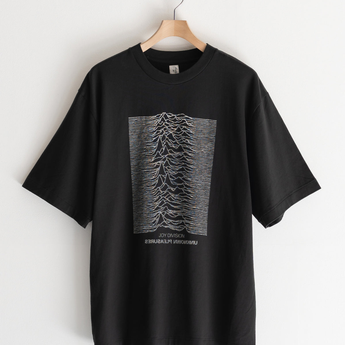 blurhmsROOTSTOCK - JD UNKNOWN PLEASURES Invert STANDARD – +81