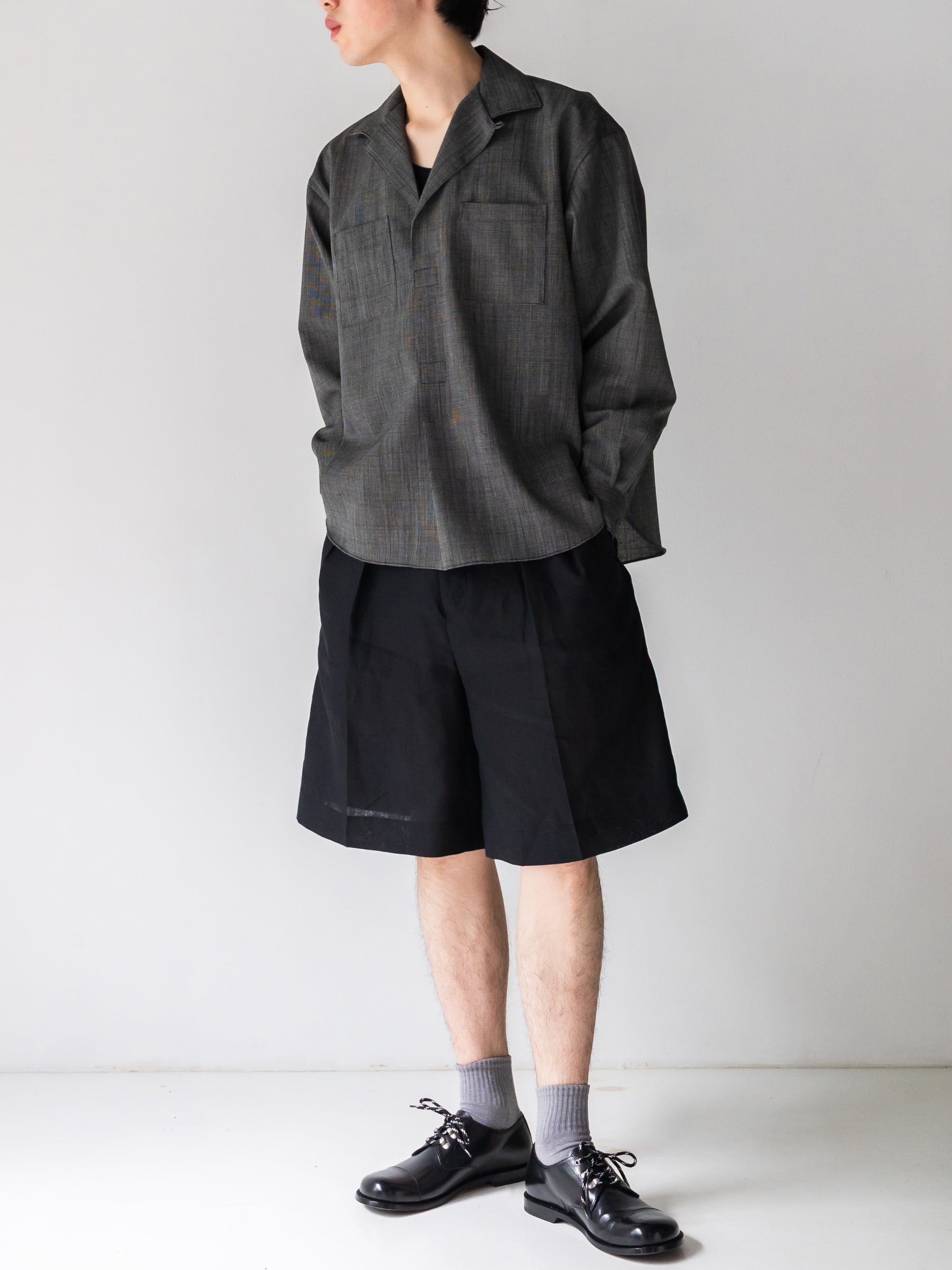 INTÉRIM - HIGH COUNT LINEN CLOTH 2 TUCK BUTTON SHORTS – +81