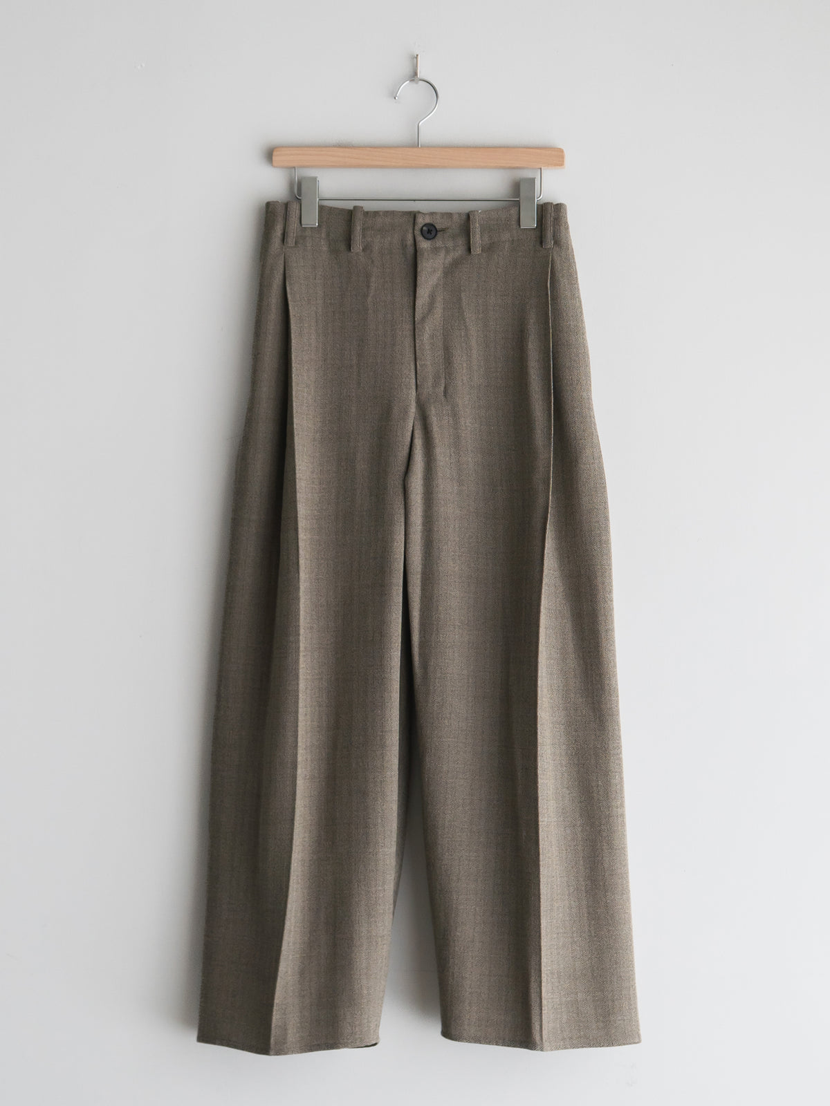 パンツ nonnotte Wool Gabardine Pleats Trousers nonnotte / Draping Crotch Box Pleats Trousers -Black-｜aIbn公式通販