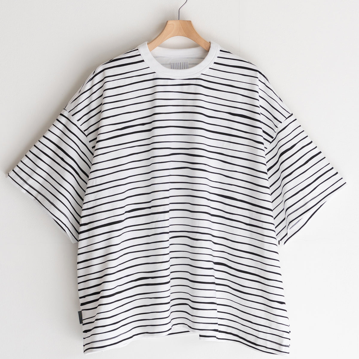 S.F.C - SUPER BIG 90'S SIDE STRIPE SS TEE – +81
