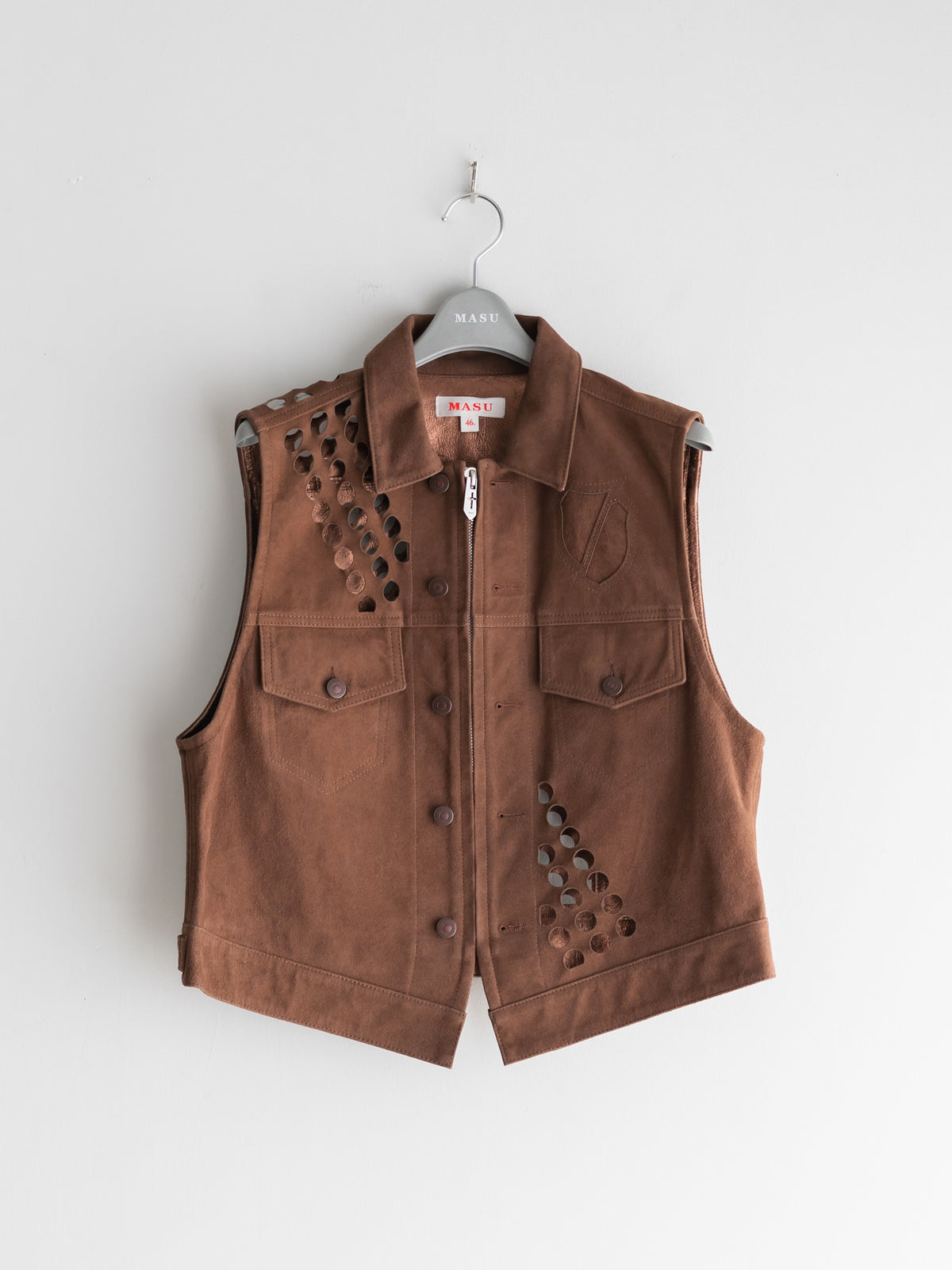 MASU - MEDAL-CUT LEATHER VEST【LAST 1】 – +81